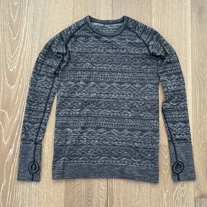 Lululemon long sleeve black and grey shirt sz 8